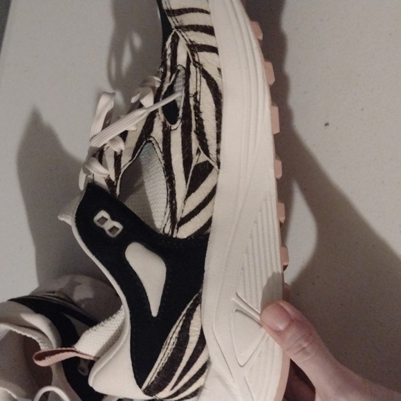 Brandblack Aura 130 Pony Hair Sneakers free people animal print zebra size 8 - Picture 3 of 9